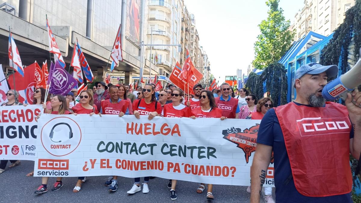 Manifestacin en Vigo do sector de centros de chamadas