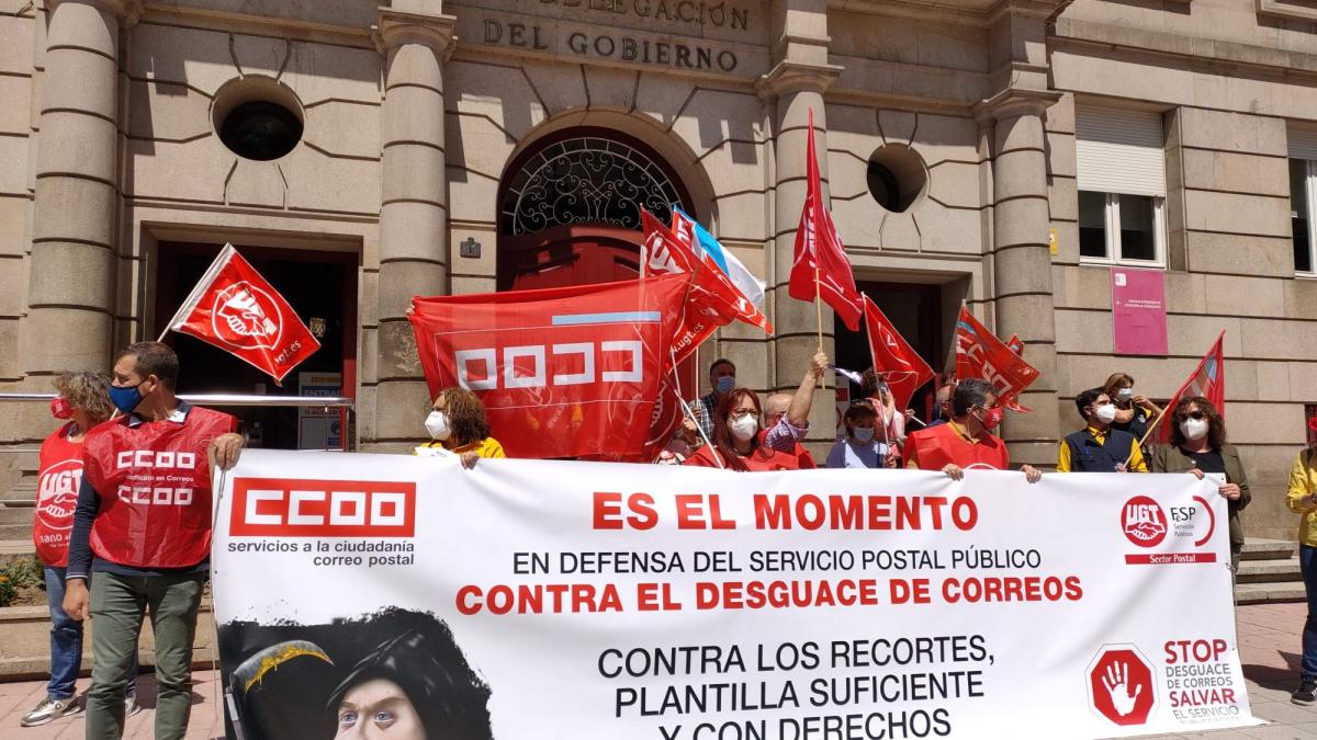 Concentracin diante da Subdelegacin do Goberno en Ourense para defender o servizo pblico de Correos (26/5/2021)